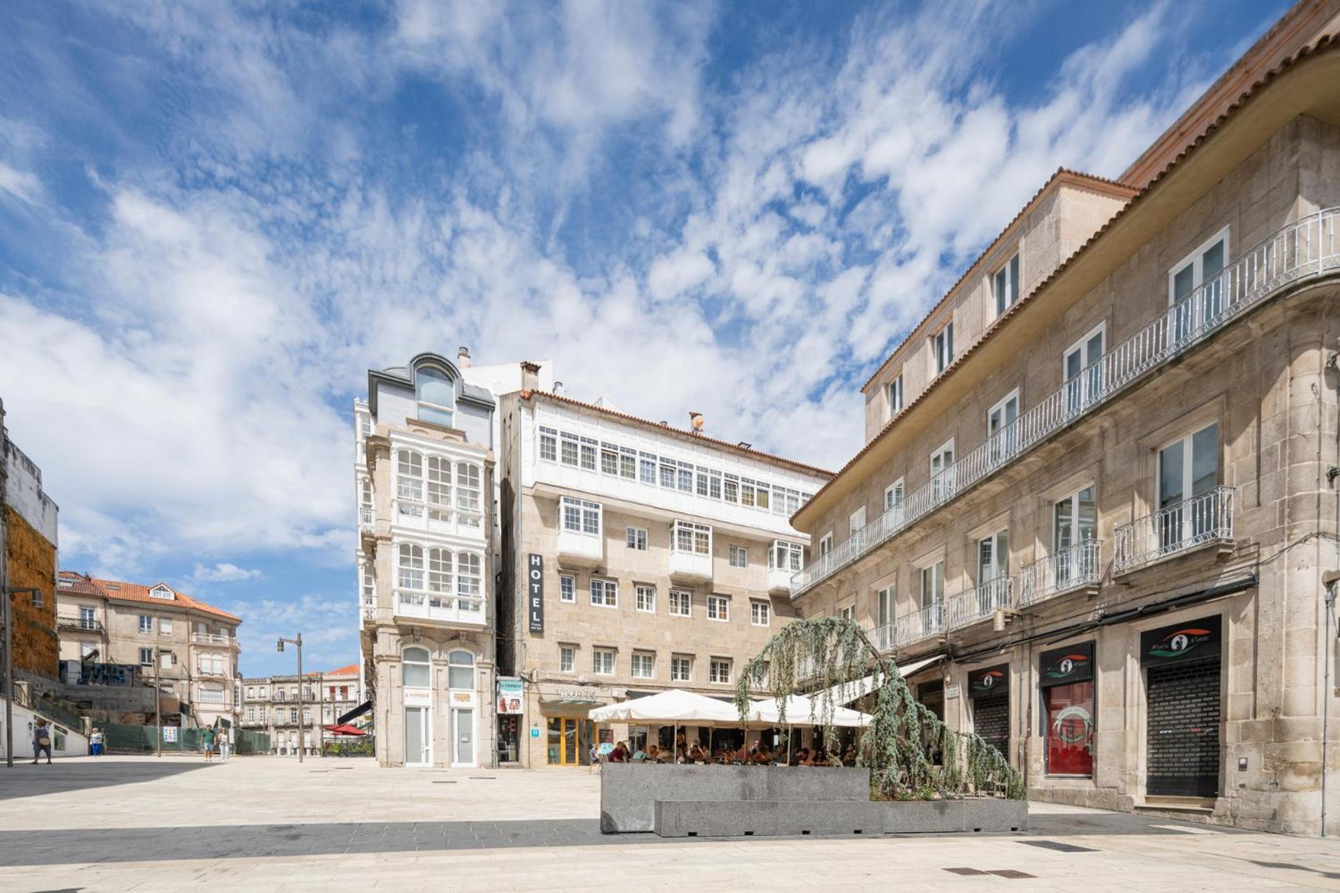 Hotel Alda Puerta Del Sol Vigo Exterior photo
