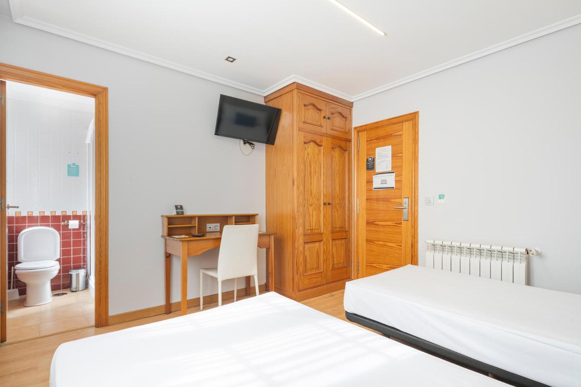 Hotel Alda Puerta Del Sol Vigo Exterior photo